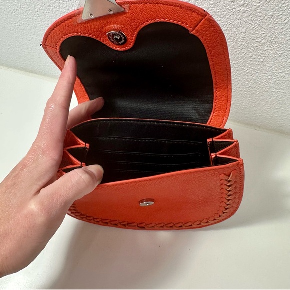 *NEW* BCBGeneration Crossbody Purse/Bag w/ Braided Edging - Picture 3 of 3